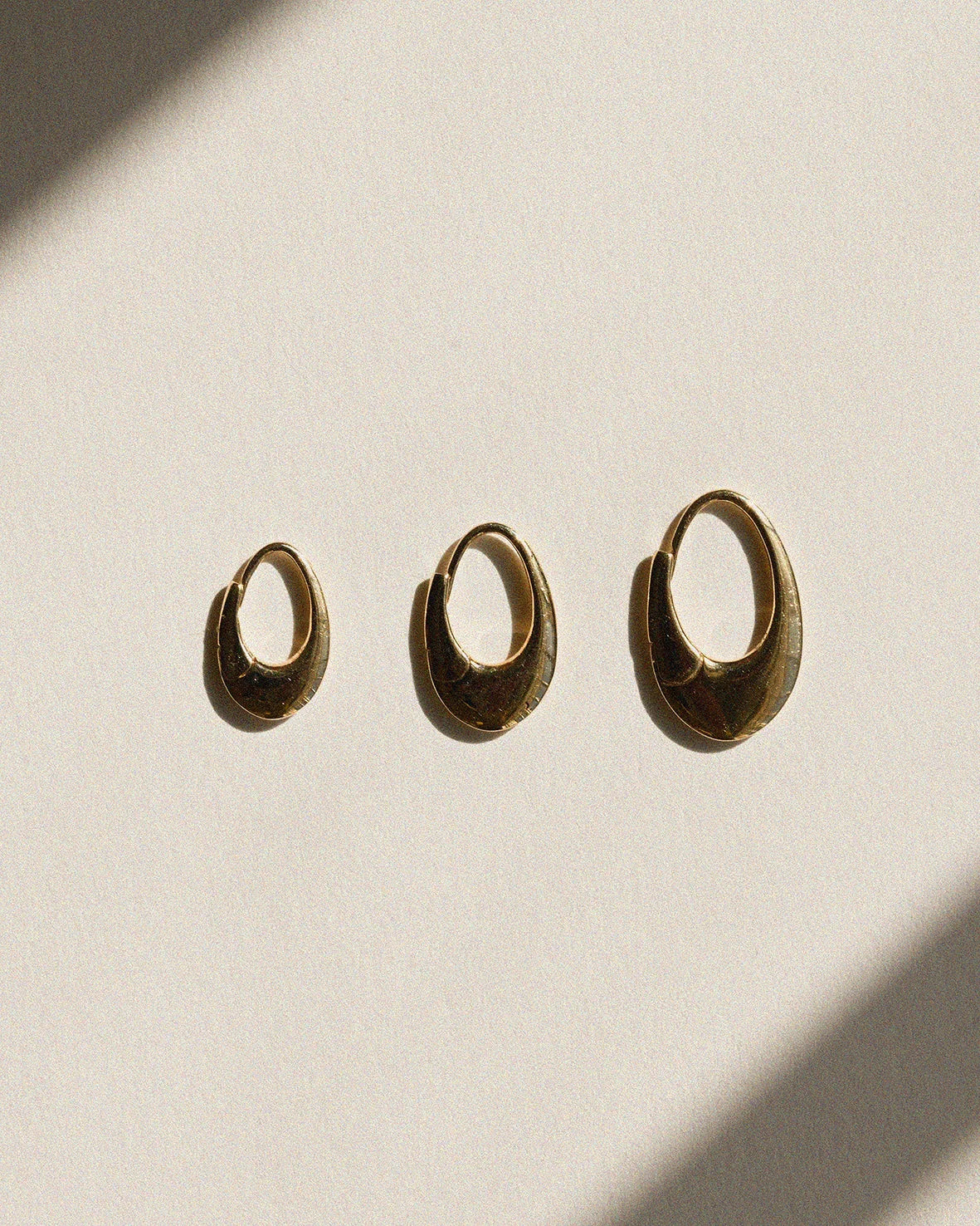 9k Pressed Oval Hoops - PAIR