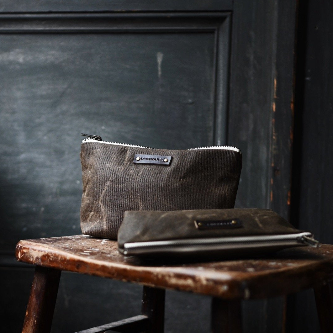 The Medium Pouch - Oak