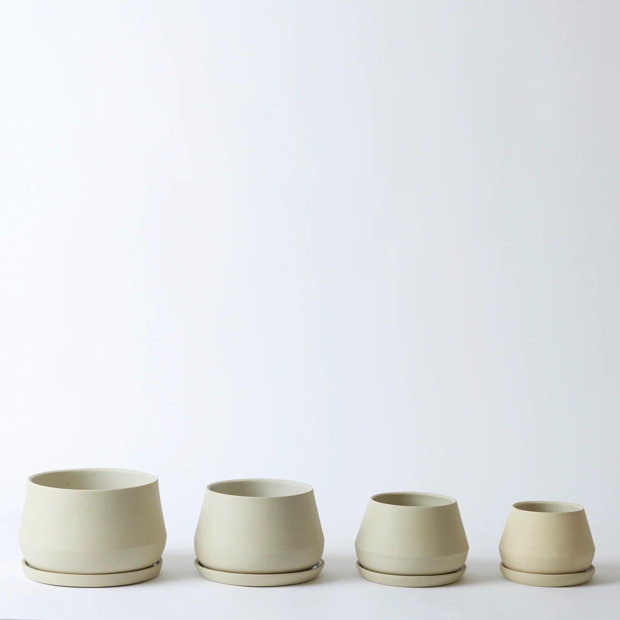 Rancho Planter in Sand