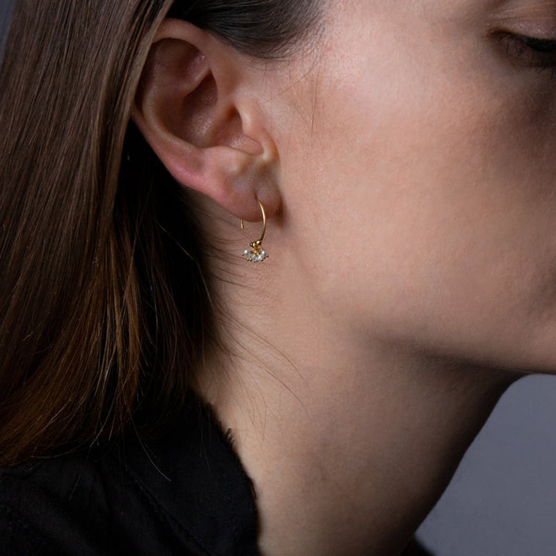 18k Baby Hoops Earrings with Pearl Cluster