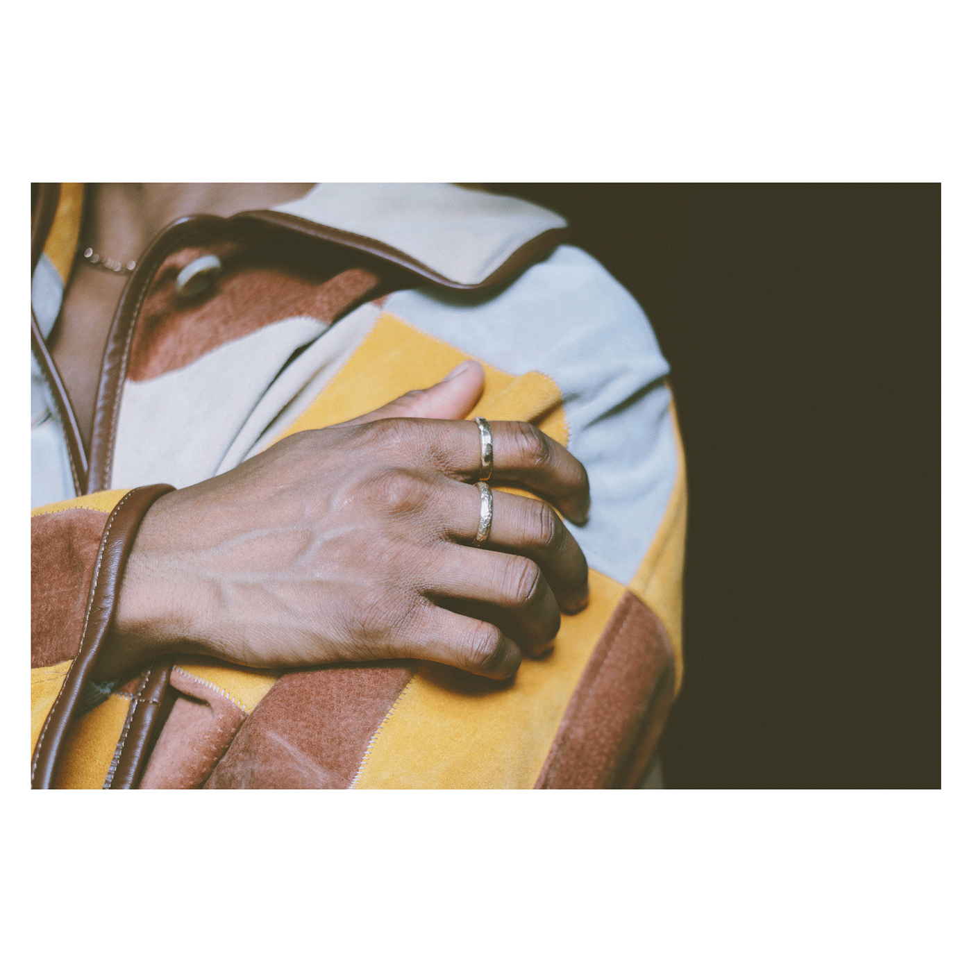 14k 4mm White Gold Hammered Band