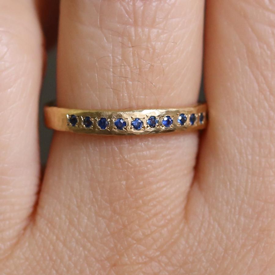 18k Blue Sapphire Band