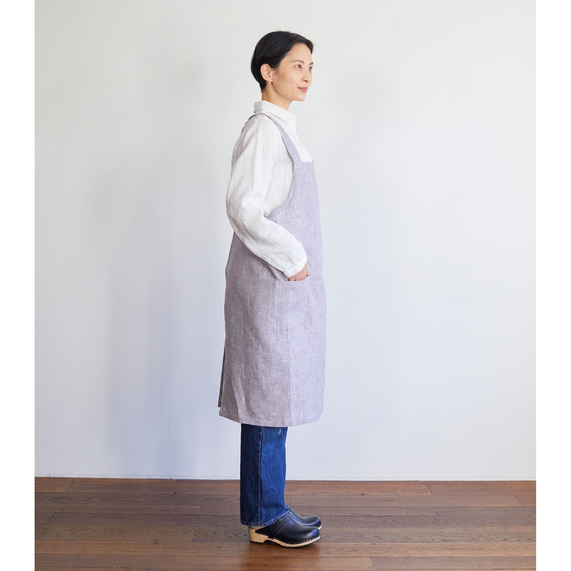 Crossback Linen Apron (White + Grey Stripe)