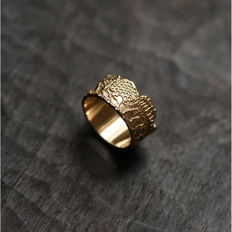 Scalloped Lace Brass Ring