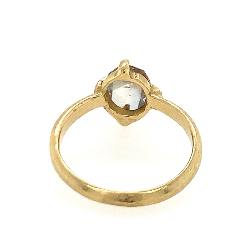 18k Venus Umba Sapphire Ring