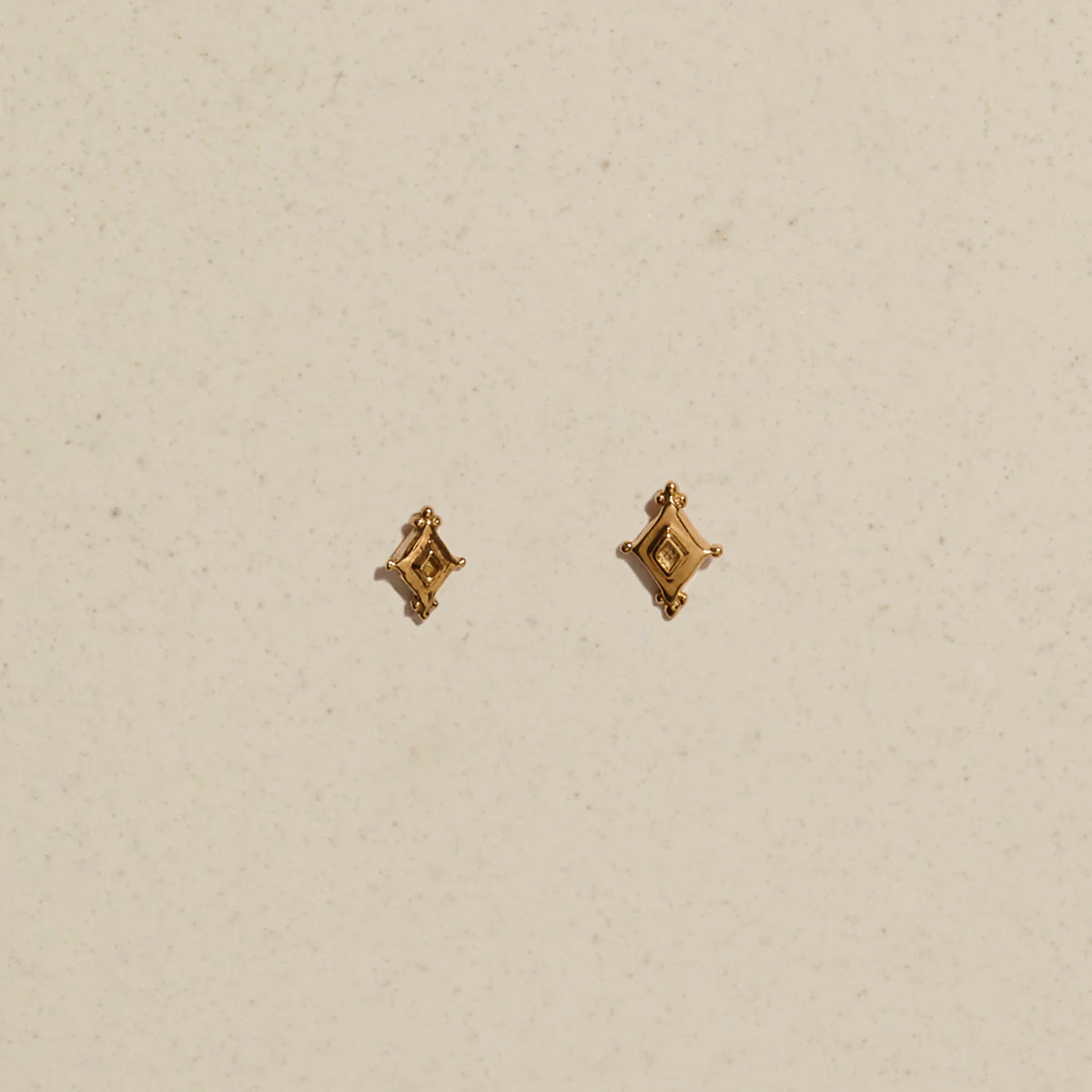 Dala Bold Diamond-Shaped Stud - SINGLE