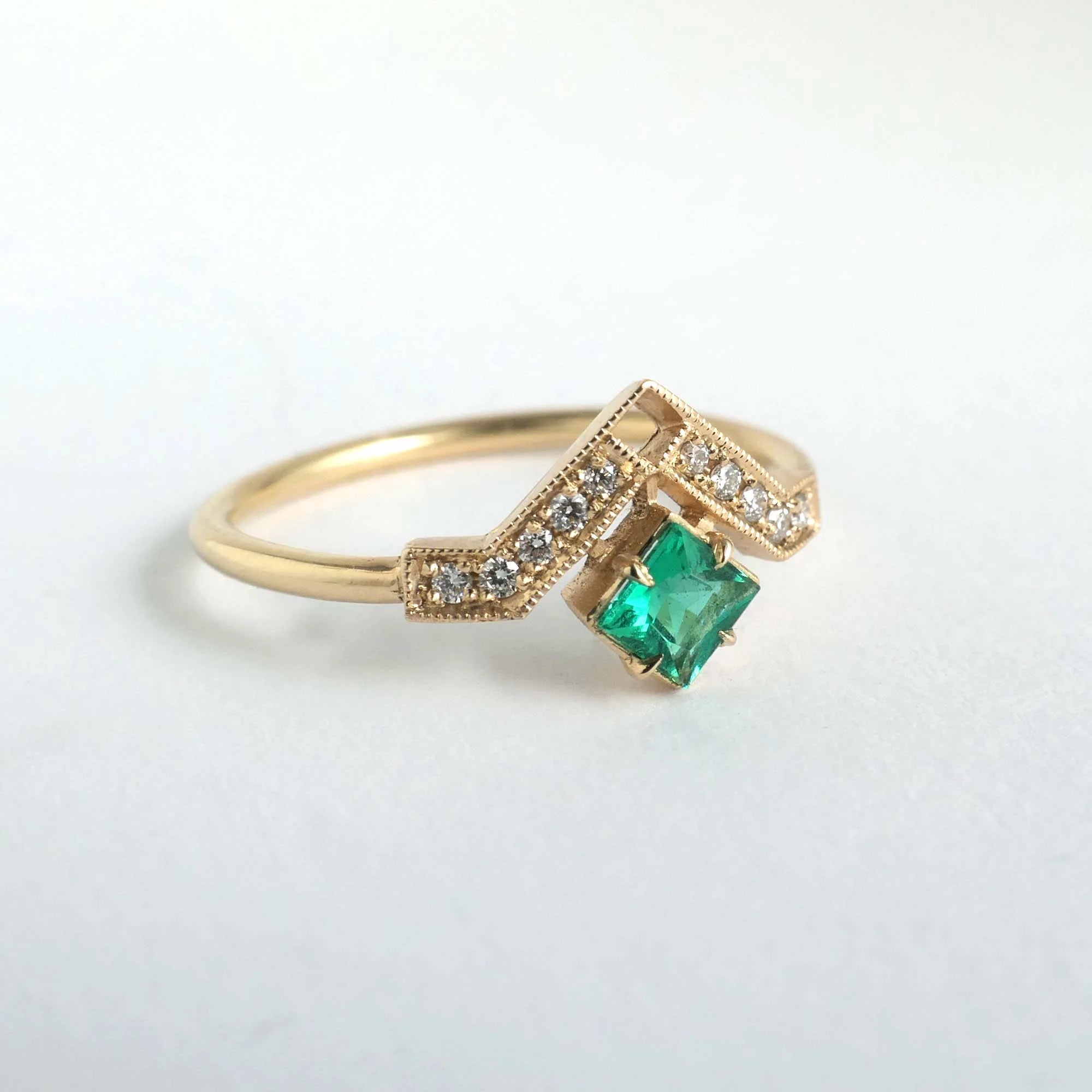 Artio Emerald Ring