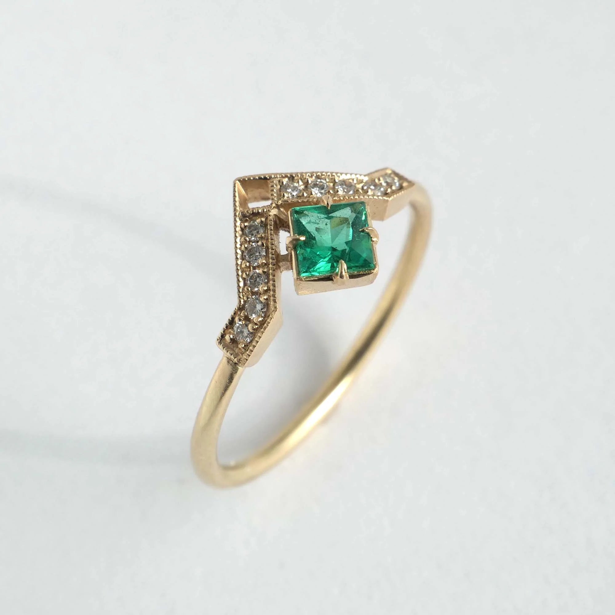 Artio Emerald Ring