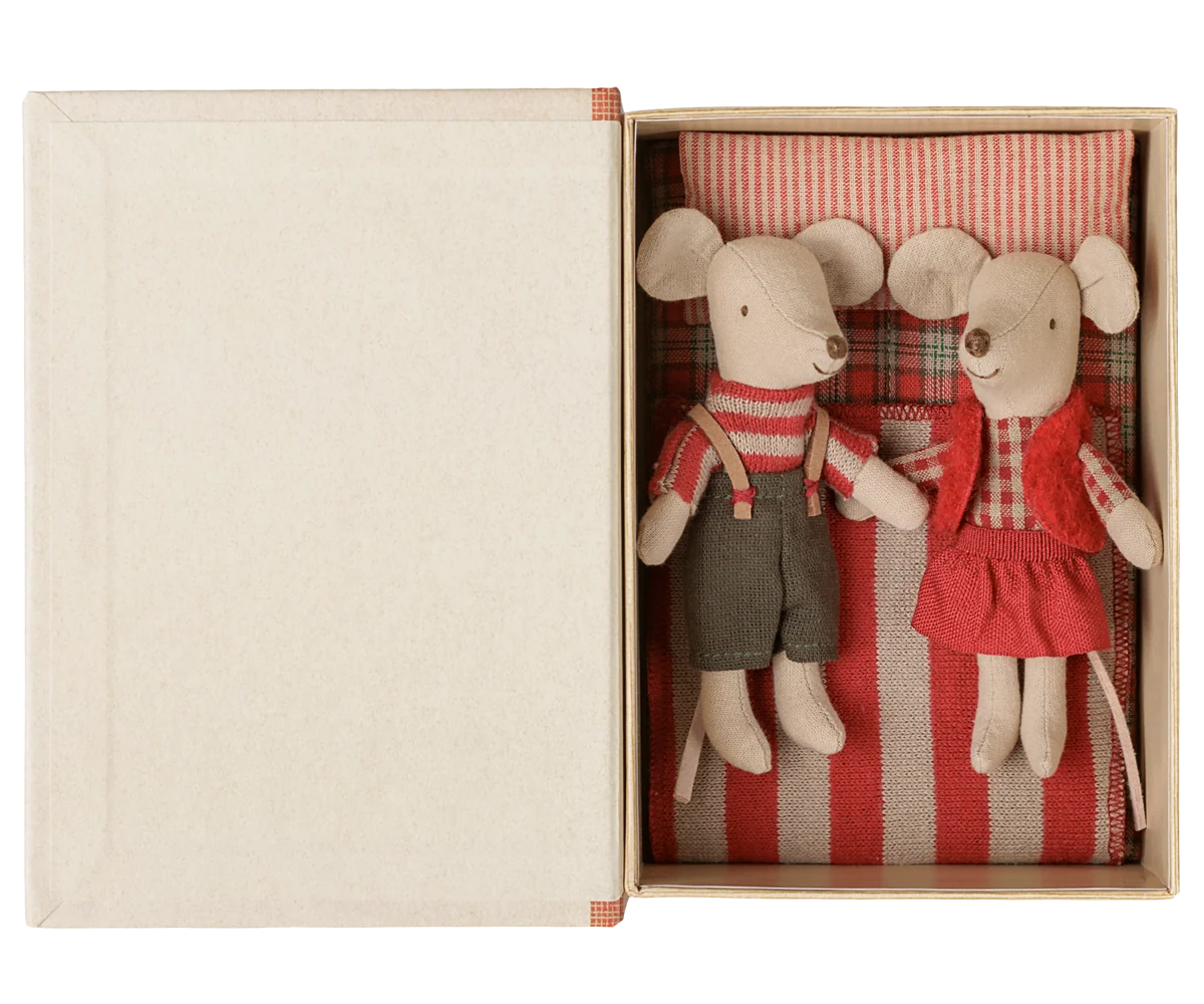 Christmas Tales Twin Mice in Bedtime Stories Book