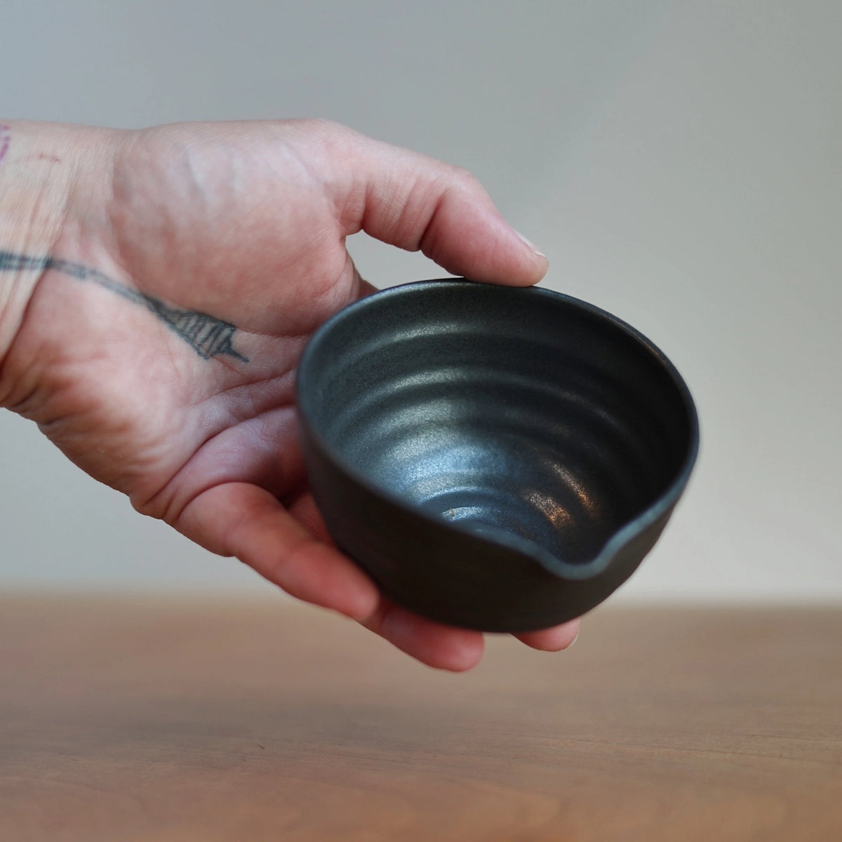 Ceramic Pouring Bowl (Small) - Black
