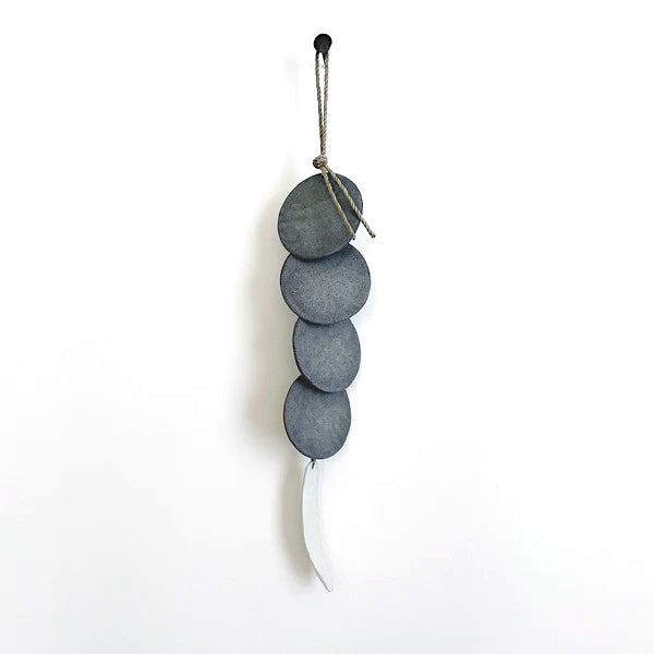 4 Hanging White Discs with Bone - Grey