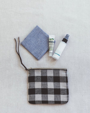 Linen "Canna" Pouch in Black Plaid