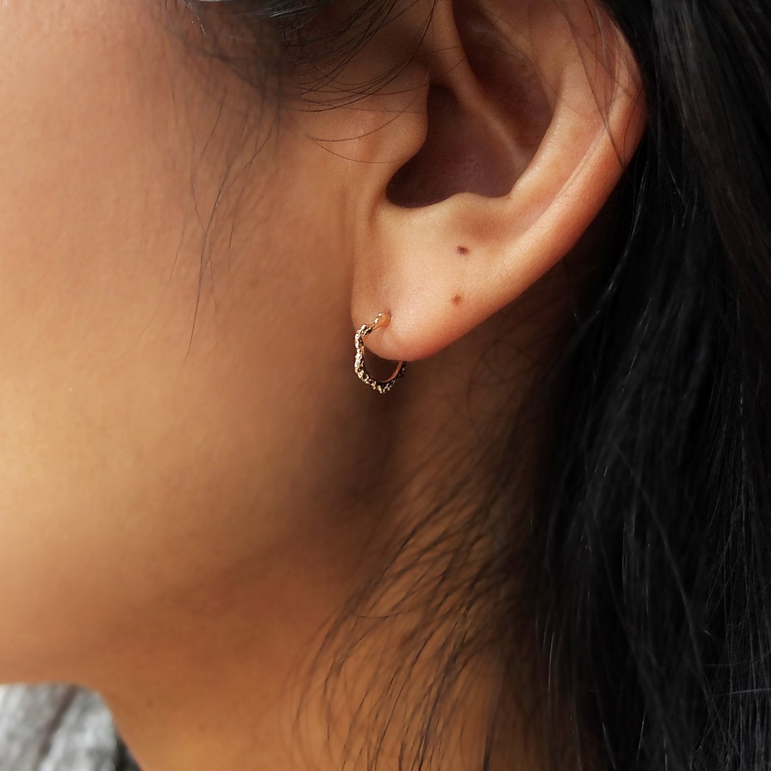 14k Frilled Hoop Post Earrings