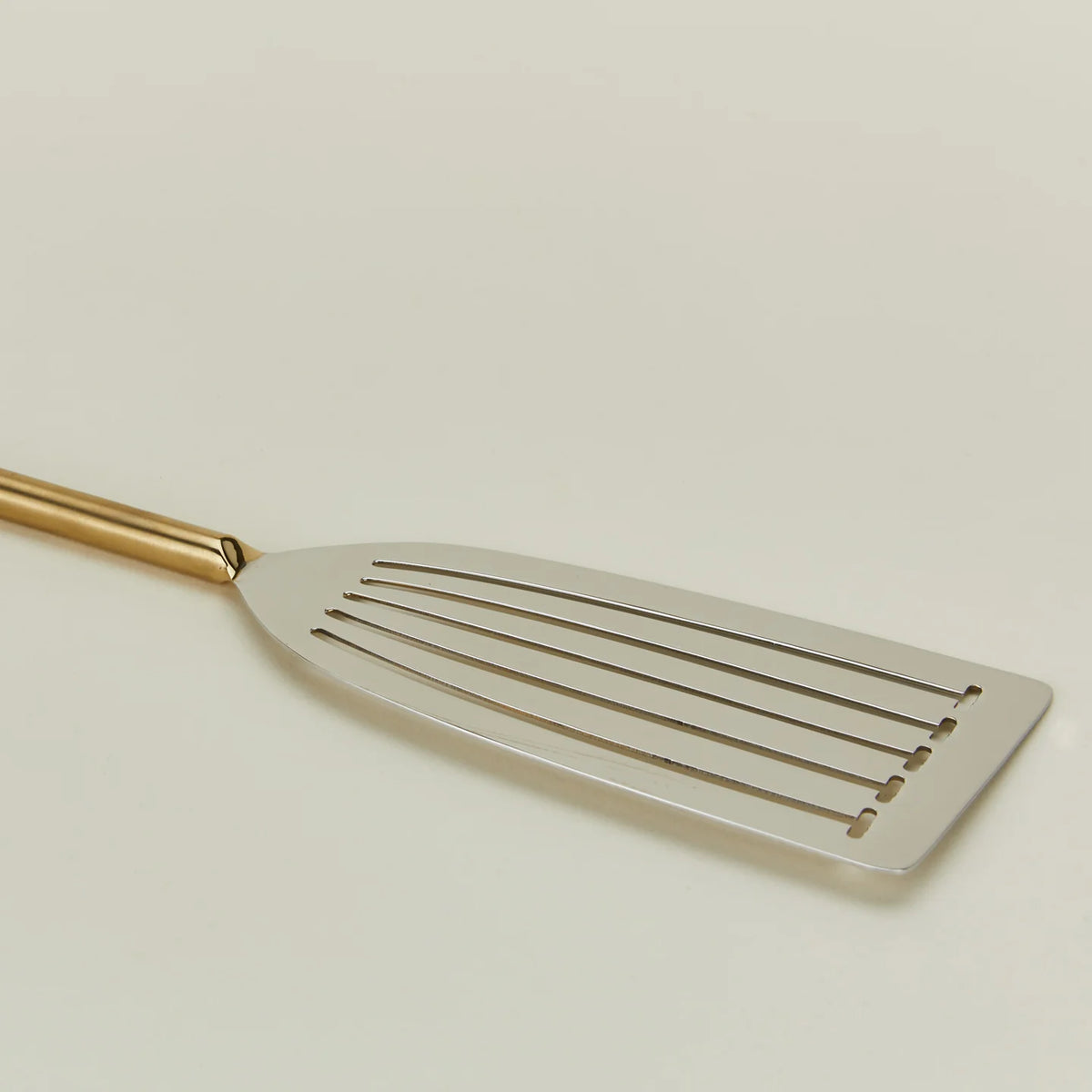 Simple Metal Fish Spatula - Brass Handle