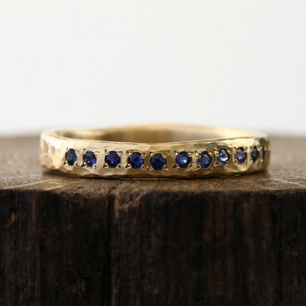 18k Blue Sapphire Band