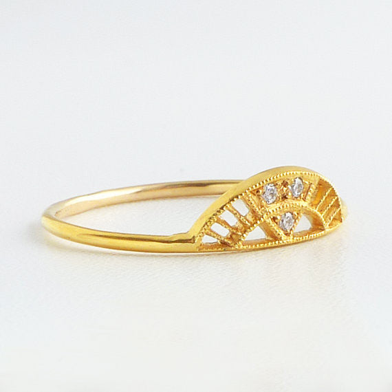 14K Archena Ring - KESTREL